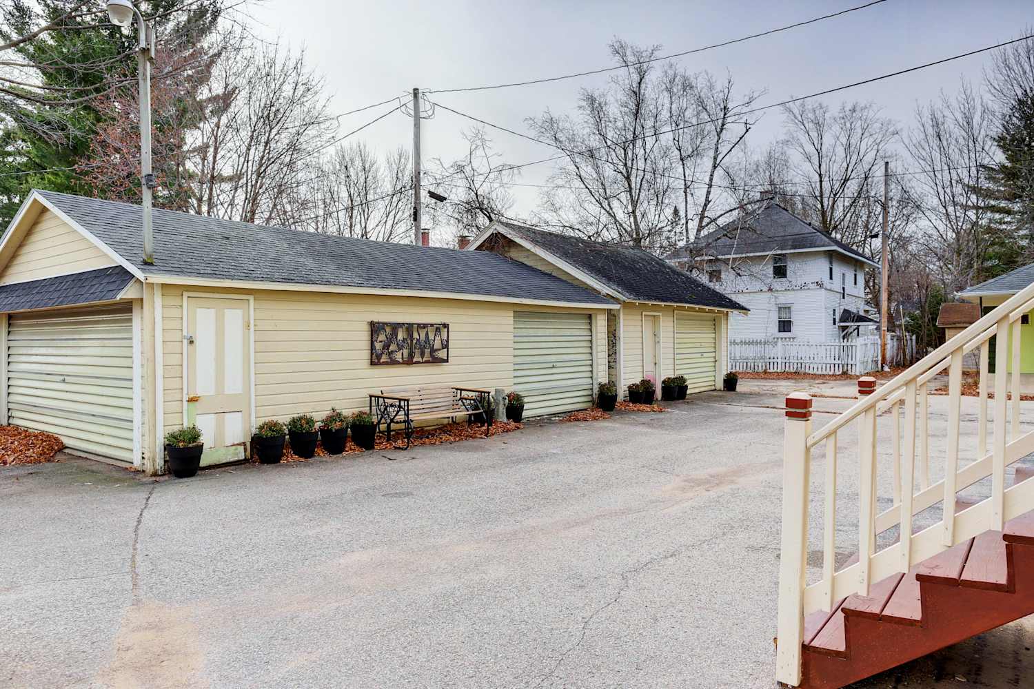 Shawano House w/ 4 Covered Porches & 3 Fireplaces!