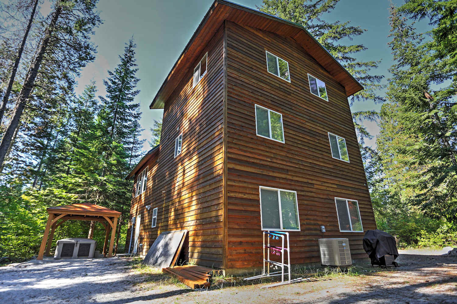 'The Pine Chalet' Secluded 4BR Leavenworth Cabin!