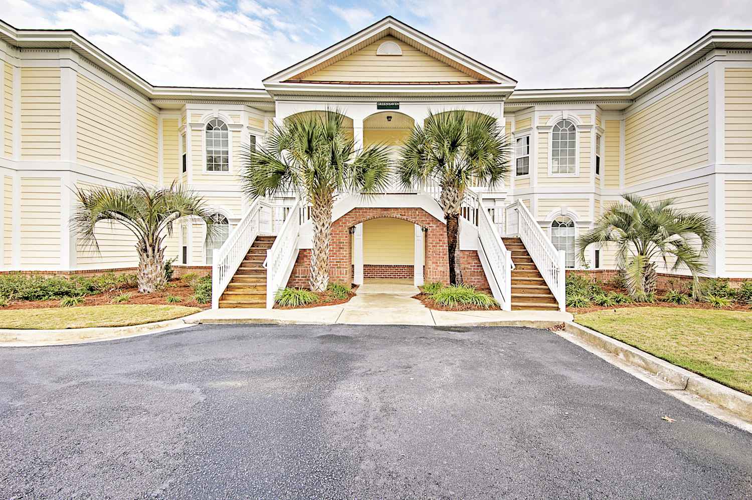 Inviting 4BR Pawleys Island Condo w/ Pool Access!