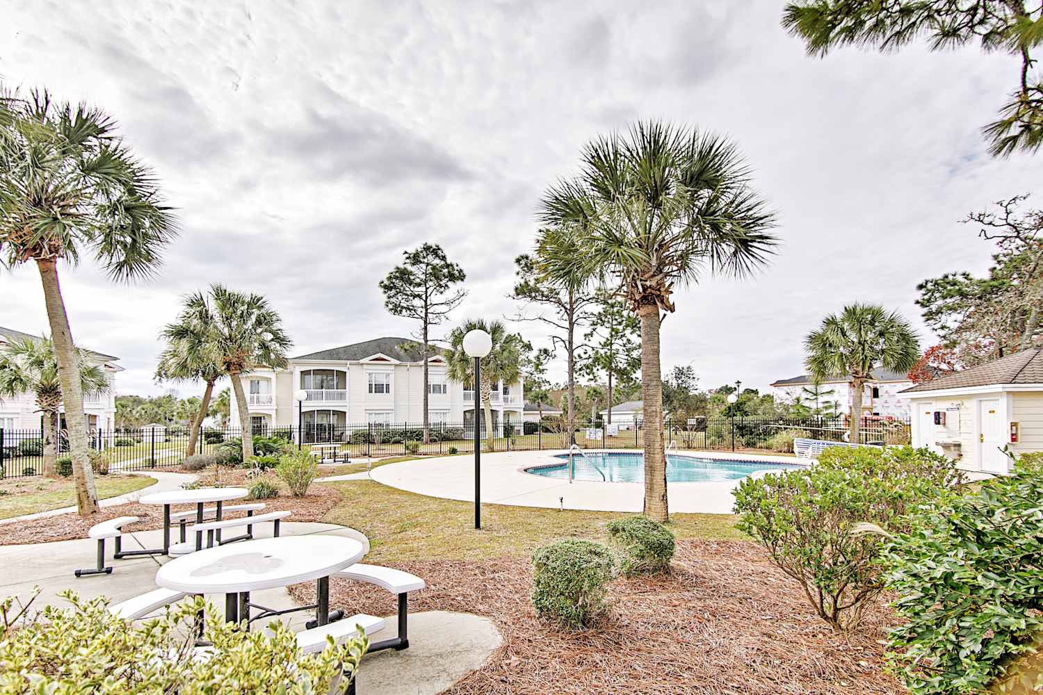 Inviting 4BR Pawleys Island Condo w/ Pool Access!