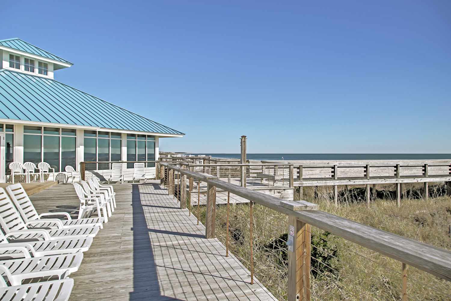 Inviting 4BR Pawleys Island Condo w/ Pool Access!