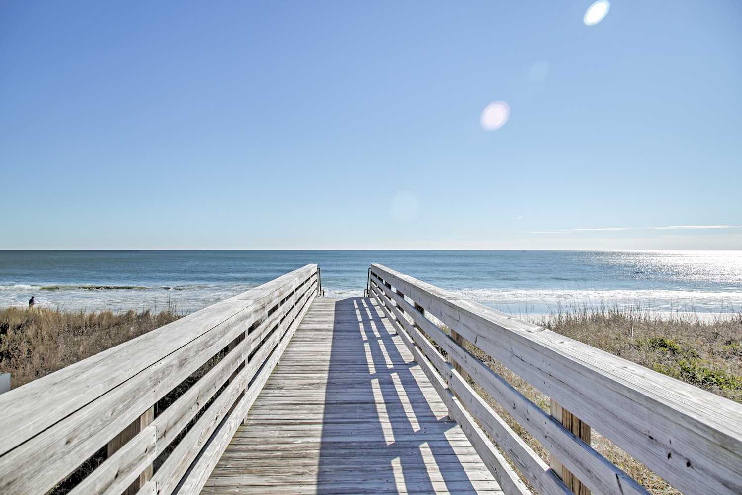 Inviting 4BR Pawleys Island Condo w/ Pool Access!