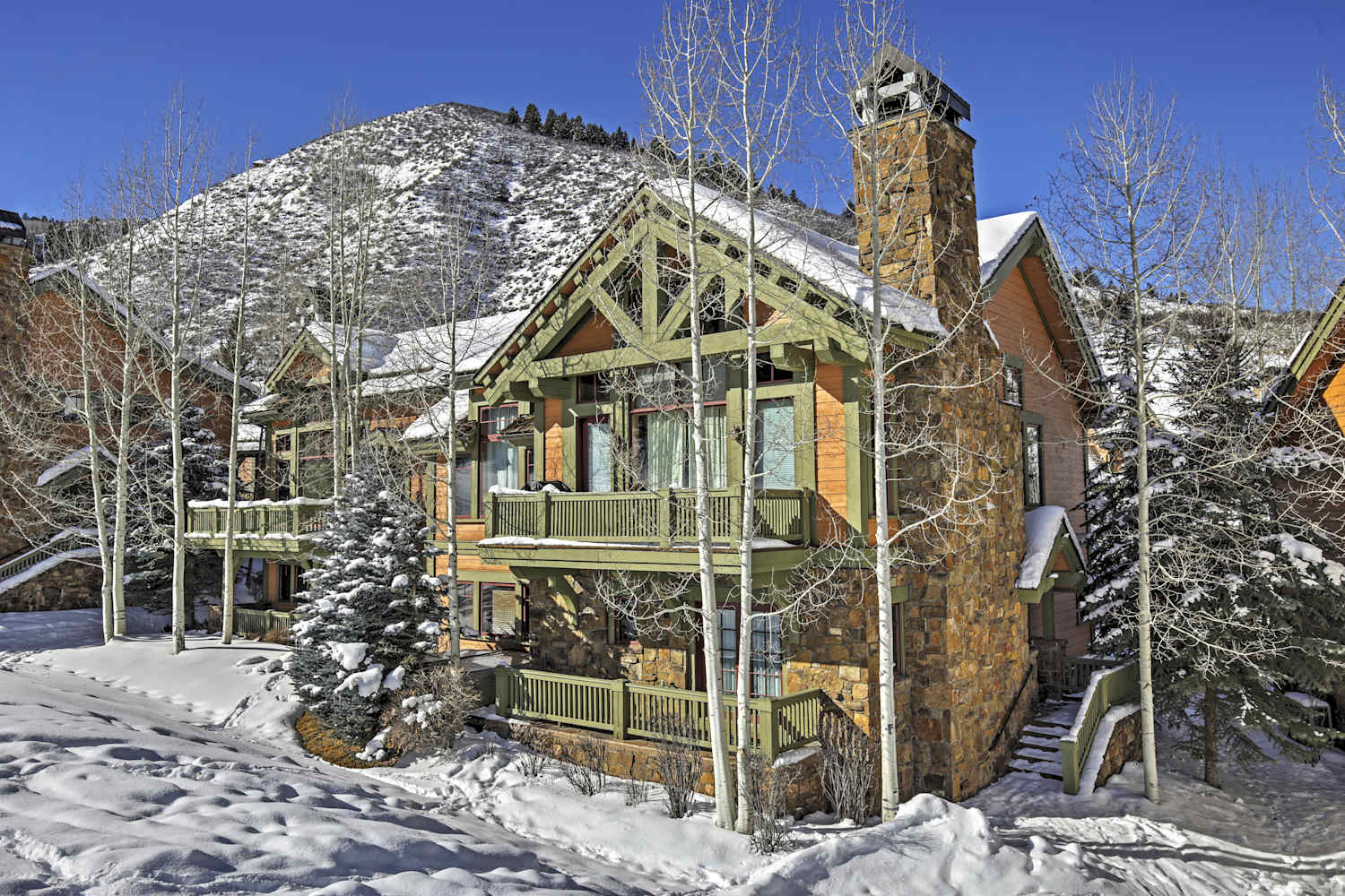 Magnificent 4BR SkiIn/SkiOut Edwards Townhome!