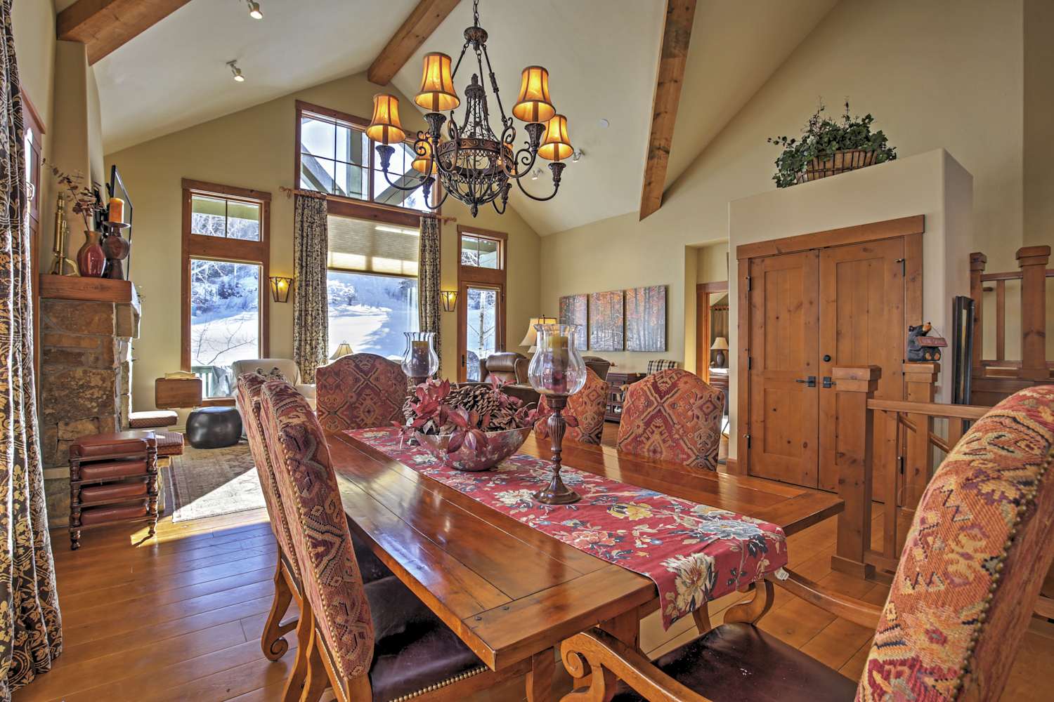 Magnificent 4BR SkiIn/SkiOut Edwards Townhome!