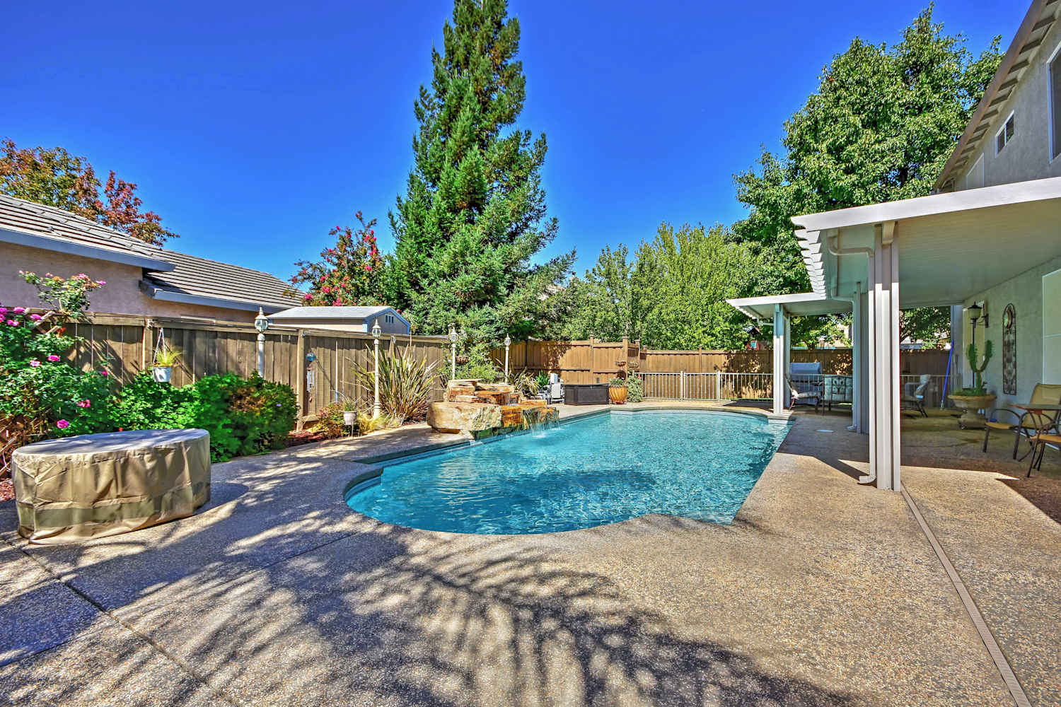 Beautiful Elk Grove Family Home Near Sacramento!