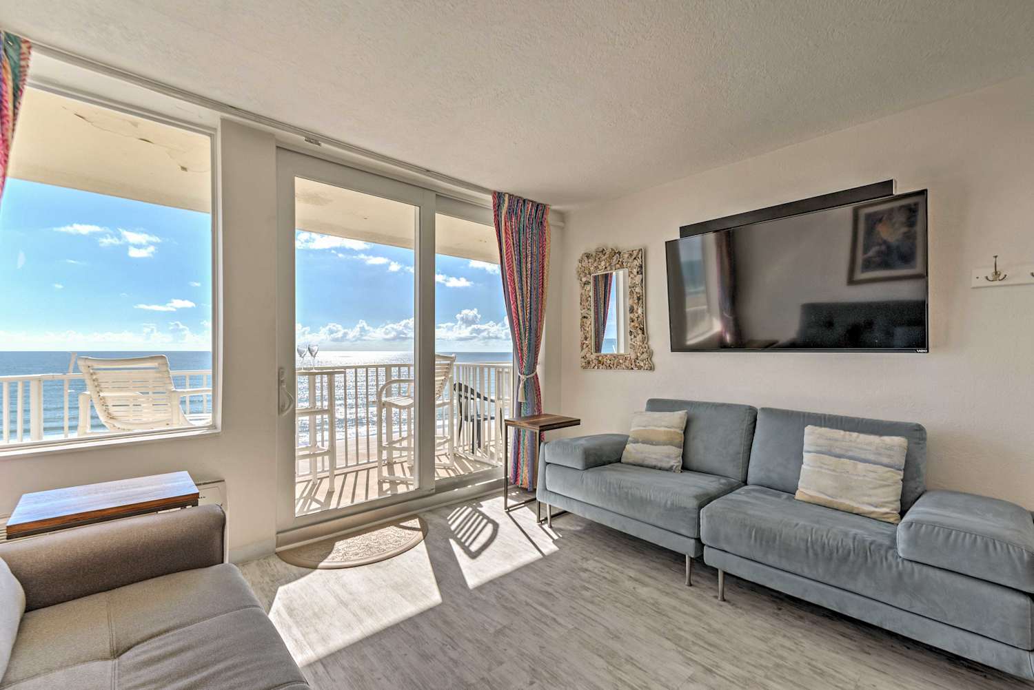 Daytona Beach Resort Condo w/Pool & Hot Tub Access