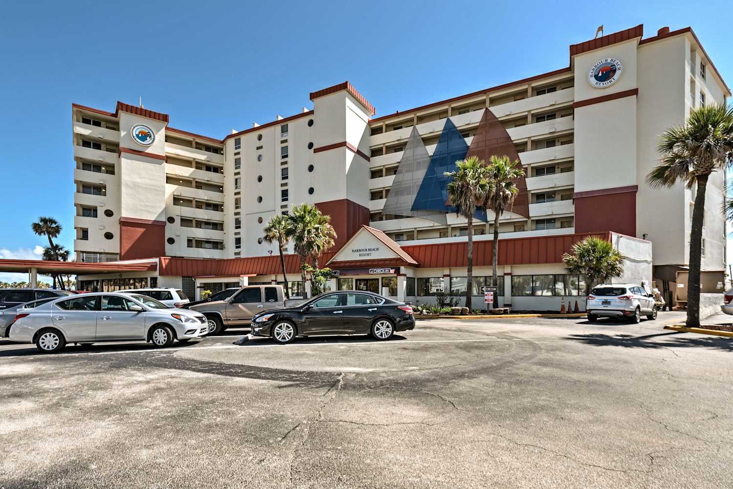 Daytona Beach Resort Condo w/Pool & Hot Tub Access