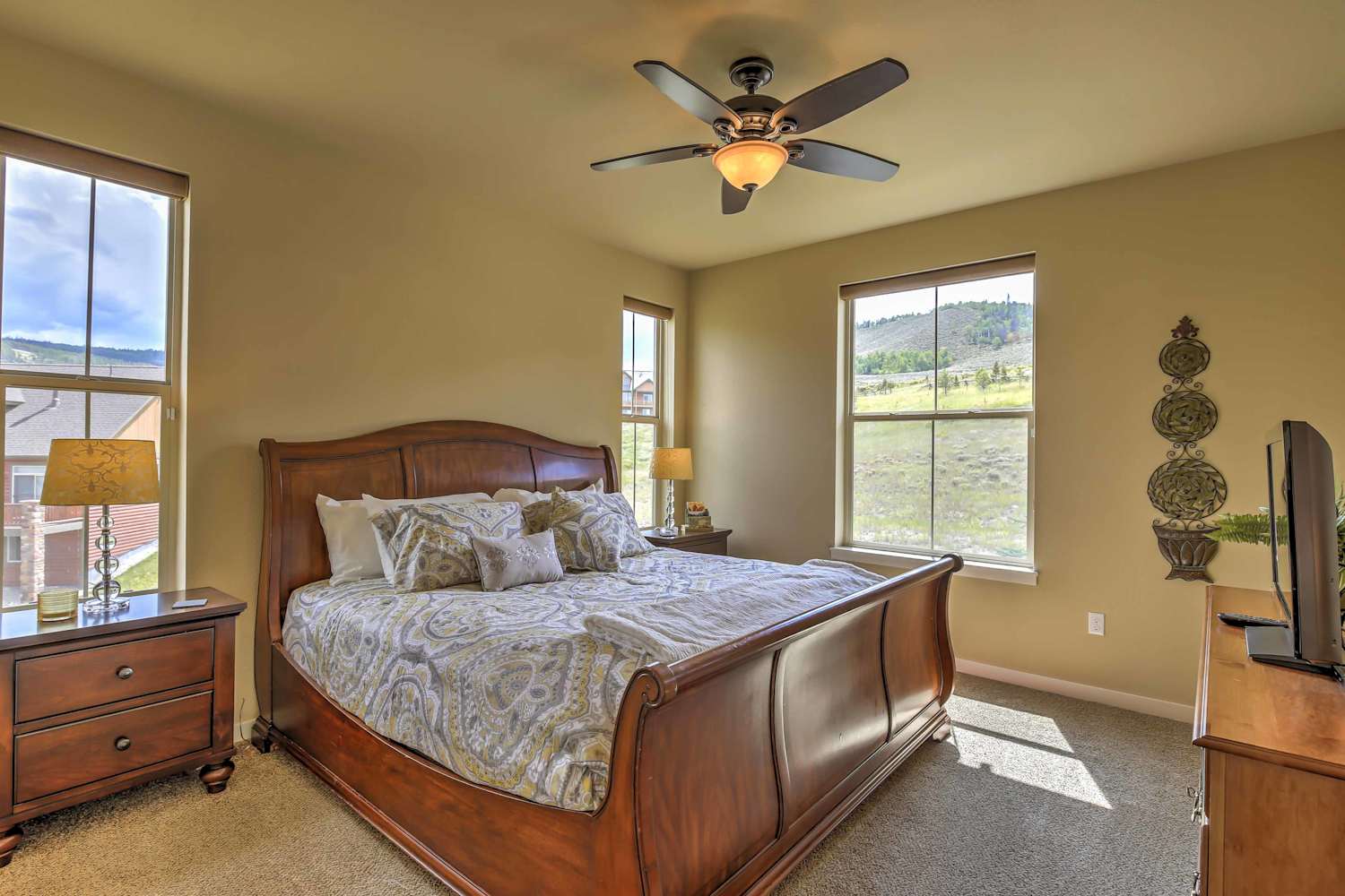 Granby Home w/Mtn Views & Hot Tub w/Amenity Access