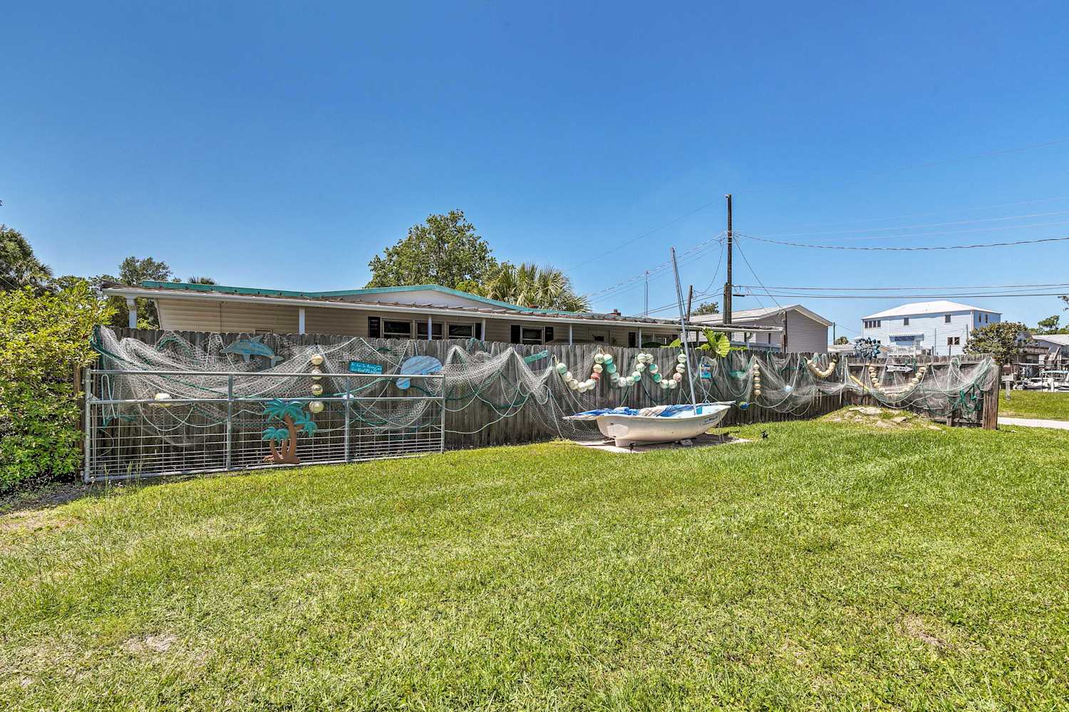 Homosassa River Home w/ Private Boat Ramp & Kayaks