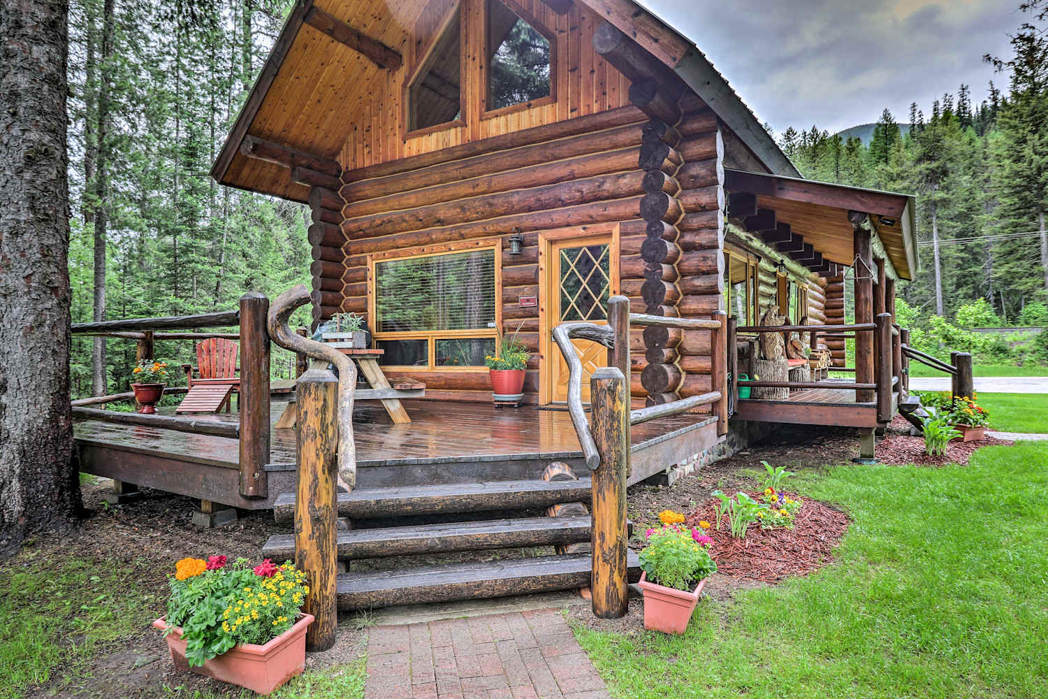 Glacier Park 2BR Log Cabin, 'Best in the West!'