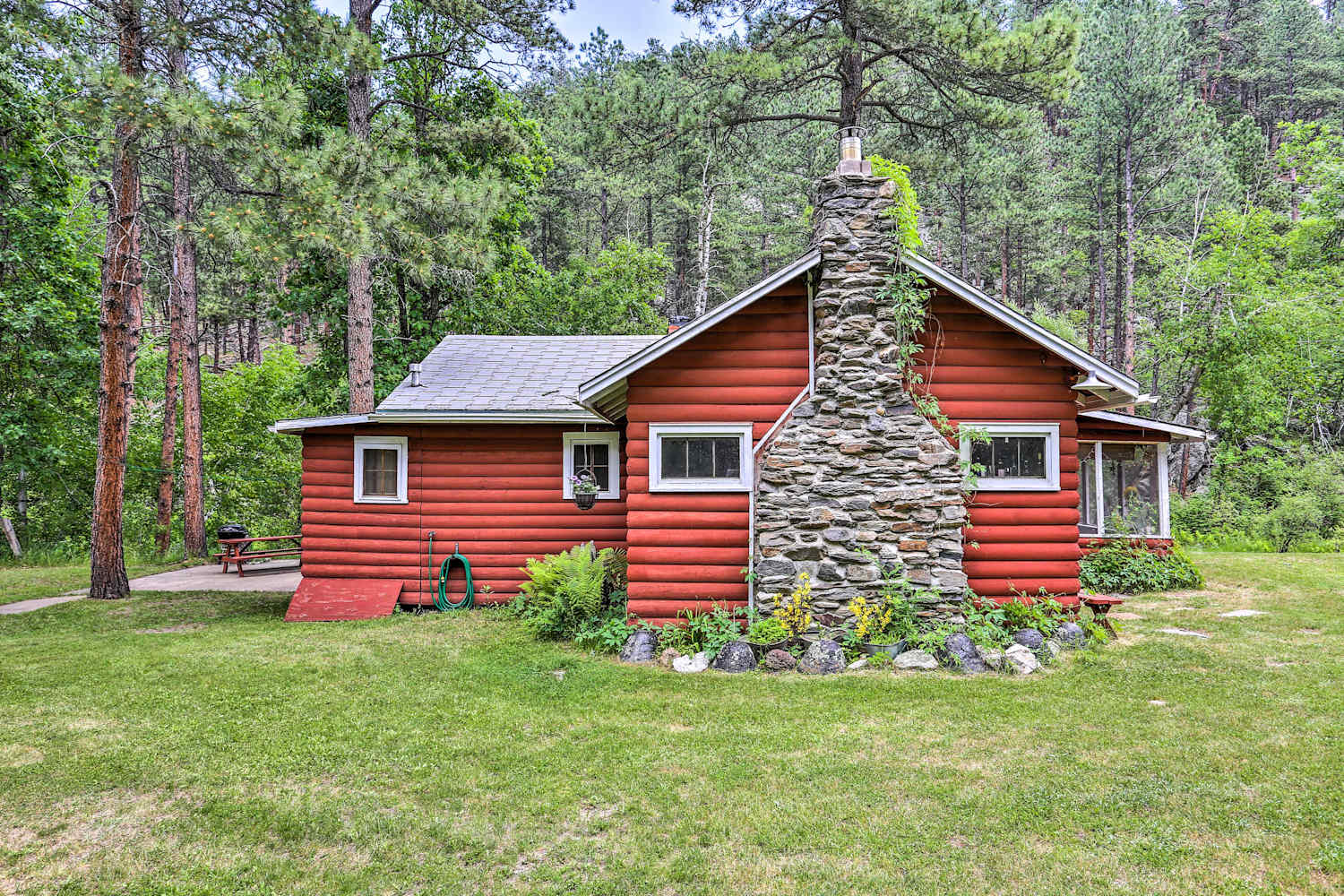 Historic 'Grizzly Gulch Cabin' Near Mt. Rushmore!