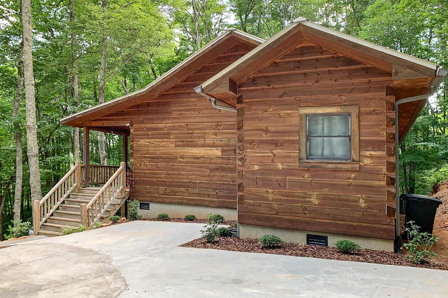 Cashiers Mountain Cabin Nestled on Taylor Creek!