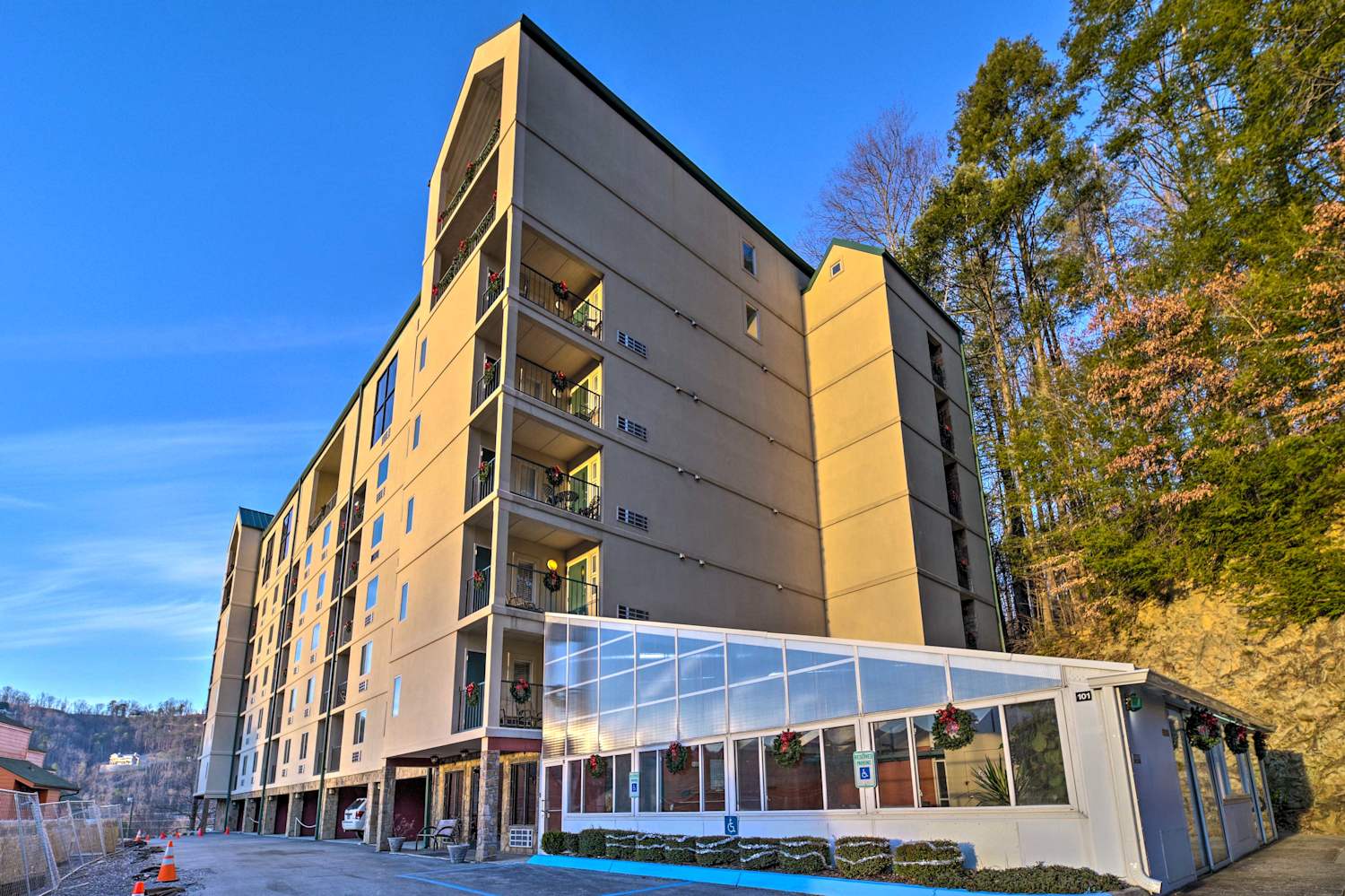 Cozy Condo w/ Pool - Walk to Downtown Gatlinburg!