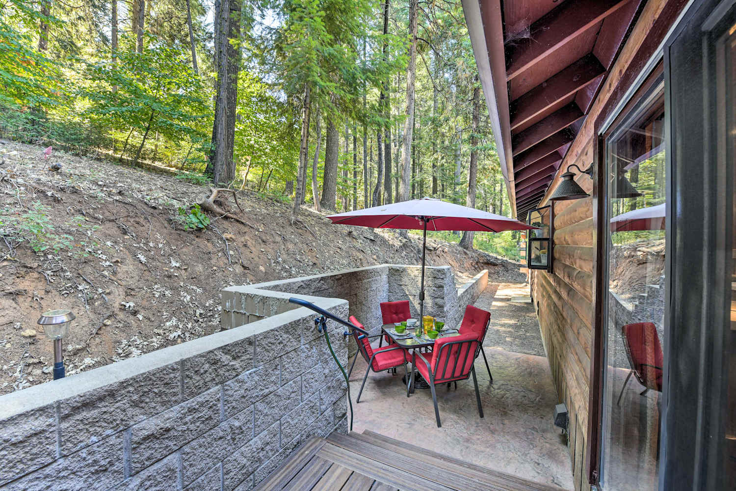 Cozy Pollock Pines Resort Cabin 11Mi to Apple Hill