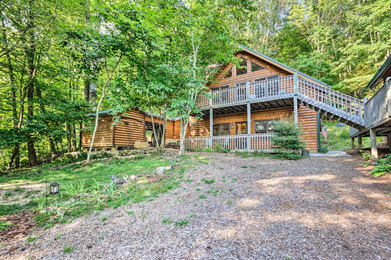 Wolf Laurel Resort MultiFamily Cabins w/Barn