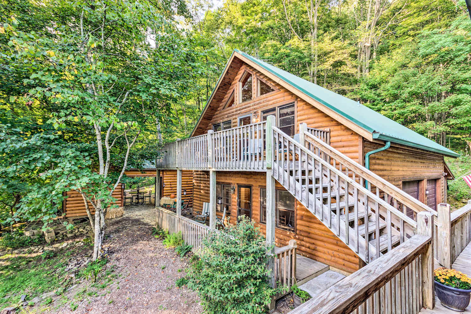 Wolf Laurel Resort MultiFamily Cabins w/Barn