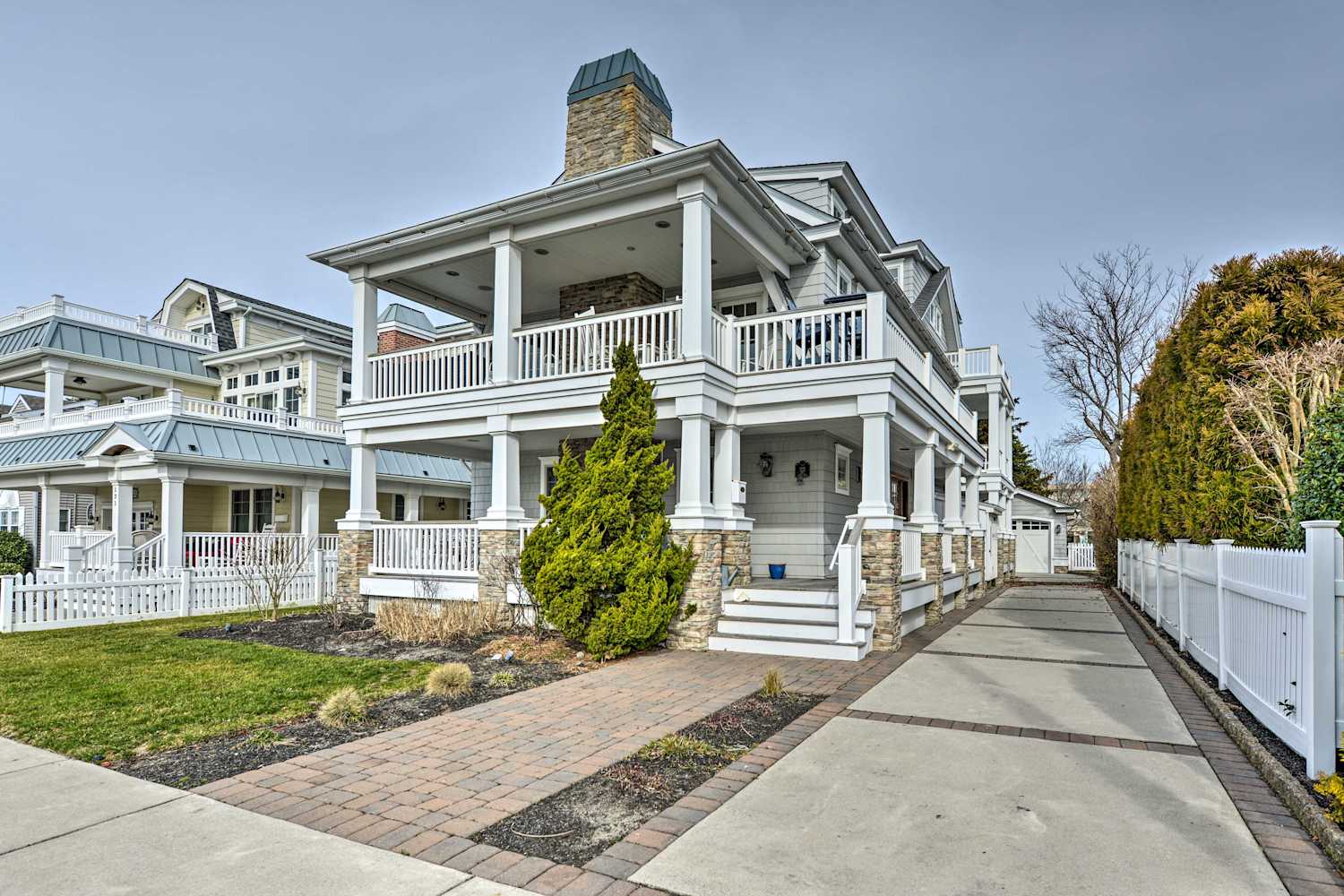 New Grand Avalon Beach House 2 Blocks To Water