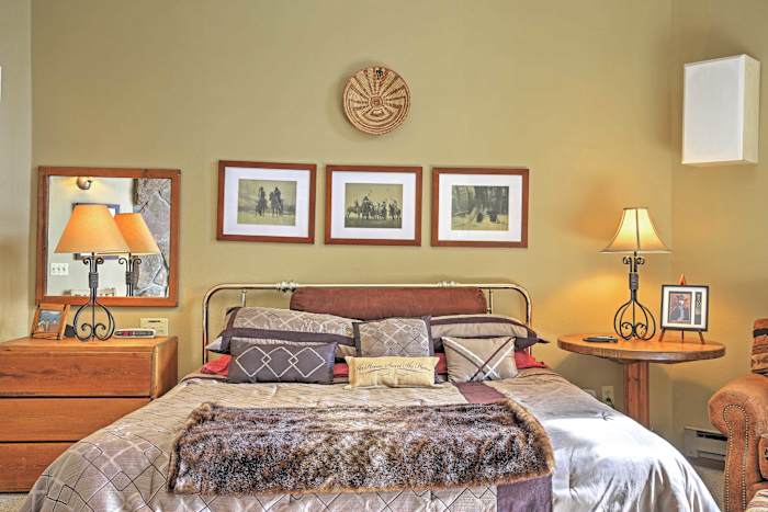 Riverfront Winter Park Condo W Hot Tub Access