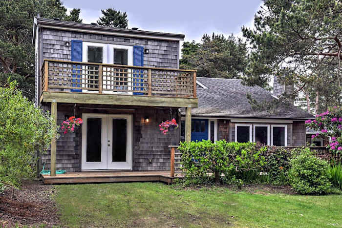 Modern Watercolor Cottage W Deck Walk To Beach