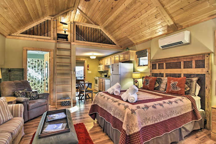 Scenic Asheville Area Cabin W Fireplace Hot Tub