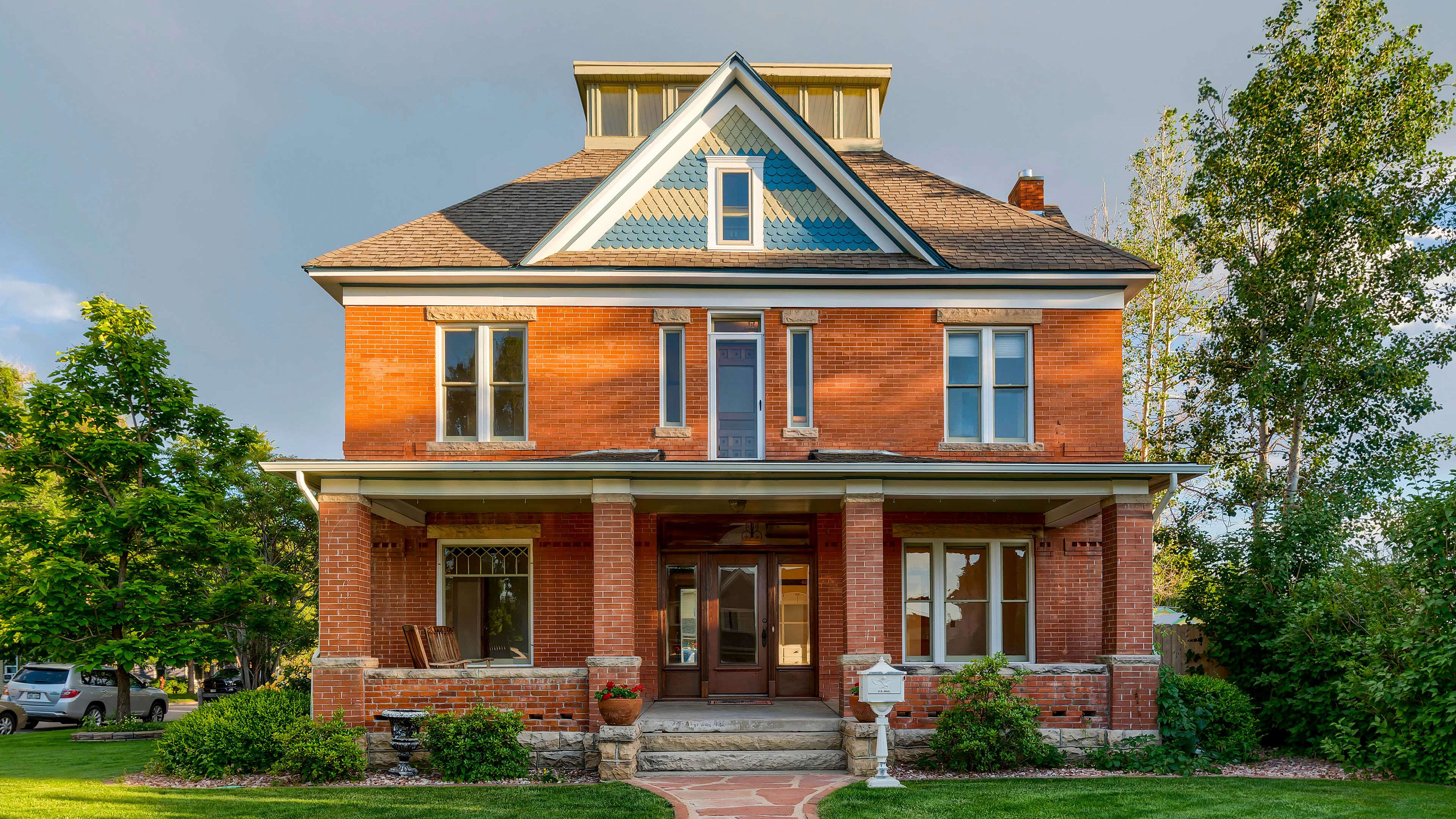 How to Write a Strong Vacation Rental Headline and Description