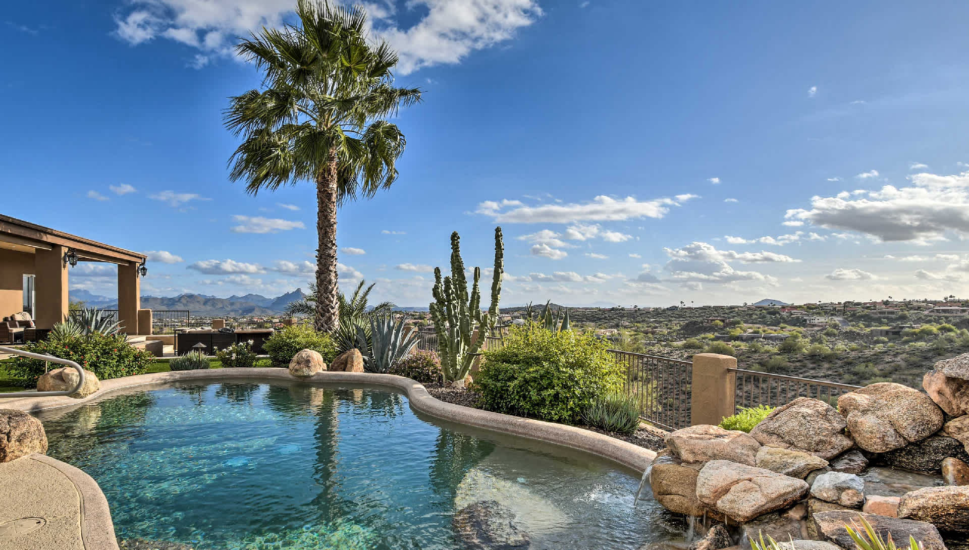 The 15 Best Vacation Rentals with Private Pools Across the U.S.