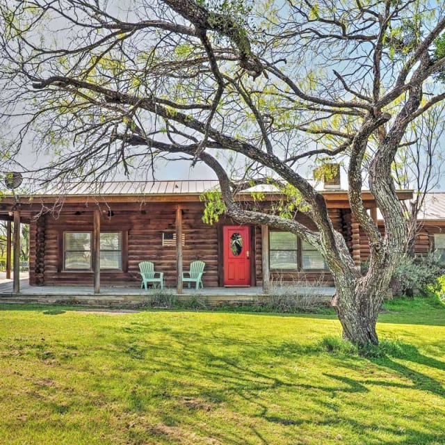 cabin rental in Texas country
