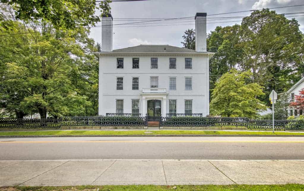 Patriotic Vacation Rentals to Inspire Your Independence Day Evolve