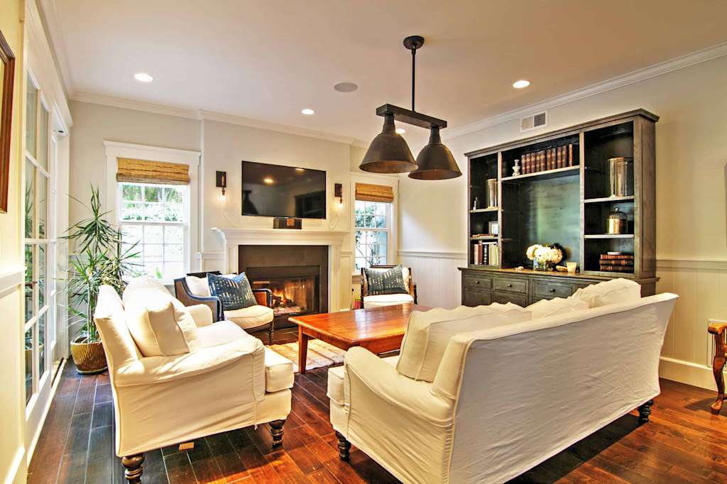 Crowd Pleasing Decor