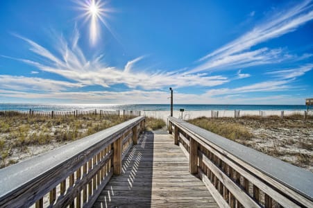 Walkway down to beach at Gulf State Park in Gulf Shores, Alabama