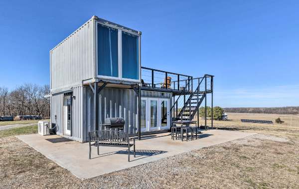 Unique shipping container vacation rental near Branson, MO