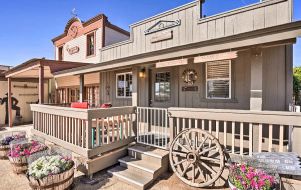 Western themed cottage in Phoenix, Arizona