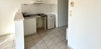Image 2 - Maison/villa · La Couronne (16400) · 2 pièces · 45m²