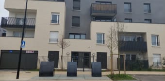Image 3 - Parking/box · Villepreux (78450) · 20m²