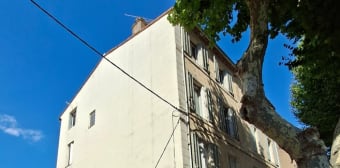 Image 2 - Immeuble · Trets (13530) · 196m²