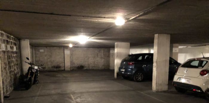 Image 2 sur 4 - Parking/box  ·  Location · Paris (75017) · 12m²