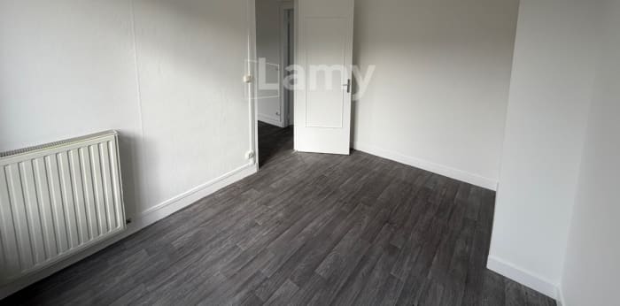 Image 9 sur 18 - Appartement  ·  Location · St Maximin (60740) · 5 pièces · 85m²