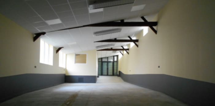 Image 2 sur 10 - Local  ·  Location · Montargis (45200) · 210m²