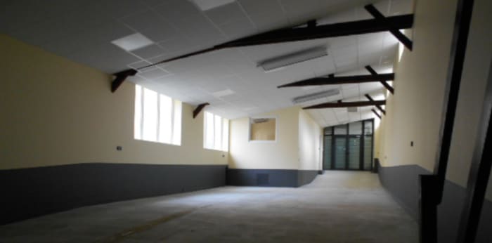 Image 1 sur 10 - Local  ·  Location · Montargis (45200) · 210m²