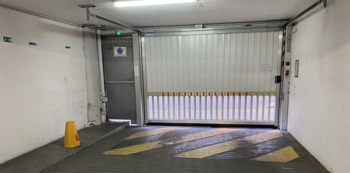 Image 5 sur 5 - Parking/box  ·  Location · Paris (75017) · 12m²