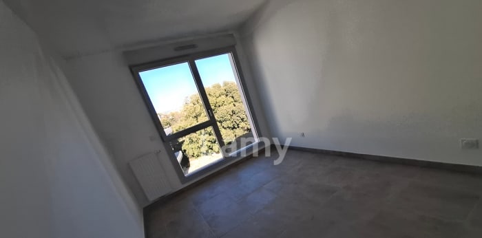Image 5 sur 10 - Appartement  ·  Location · Marseille (13010) · 4 pièces · 69m²