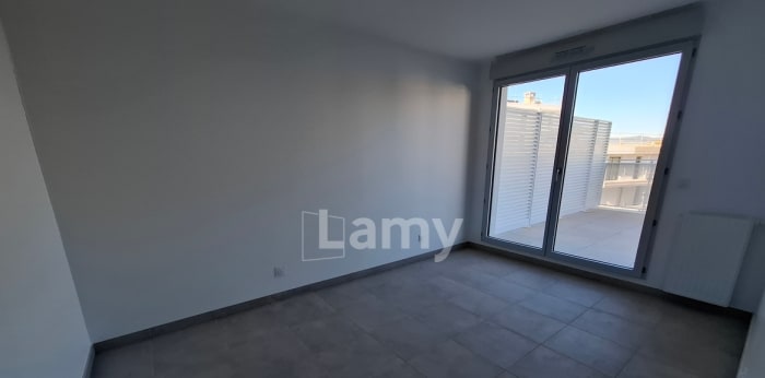 Image 6 sur 9 - Appartement  ·  Location · Marseille (13010) · 3 pièces · 64m²