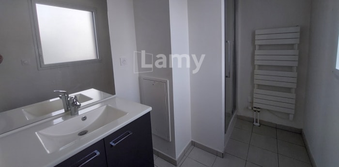 Image 6 sur 10 - Appartement  ·  Location · Roubaix (59100) · 4 pièces · 101m²