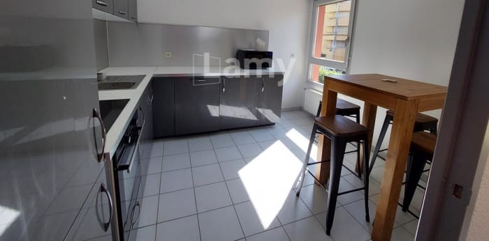 Image 2 sur 17 - Appartement  ·  Location · Grenoble (38000) · 3 pièces · 65m²