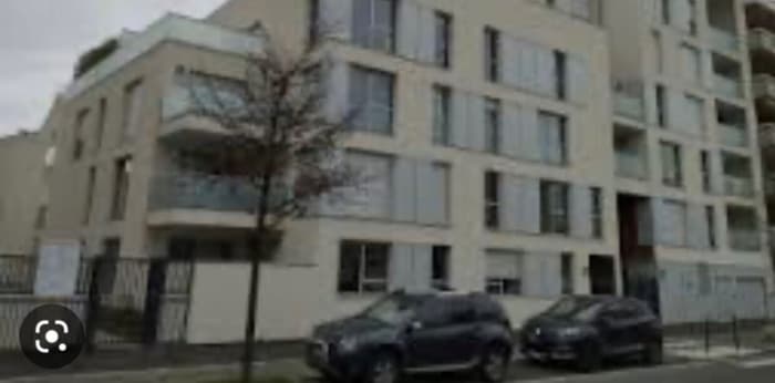 Image 1 sur 4 - Parking/box  ·  Location · Villeurbanne (69100) · 1m²