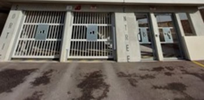 Image 1 sur 5 - Parking/box  ·  Location · Grenoble (38100) · 8m²