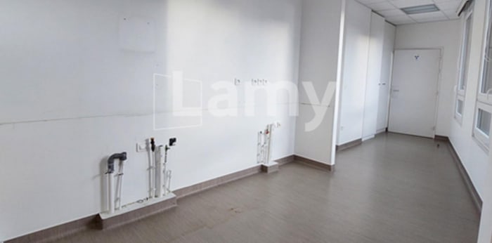 Image 8 sur 10 - Bureaux  ·  Location · Conde Sur L Escaut (59163) · 196m²