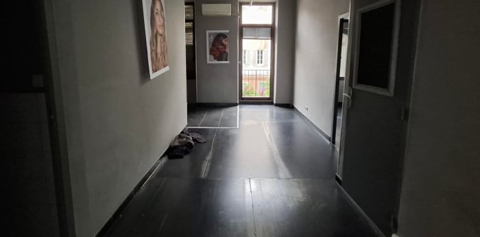 Image 10 sur 10 - Boutique  ·  Location · Marseille (13005) · 1 pièce · 80m²