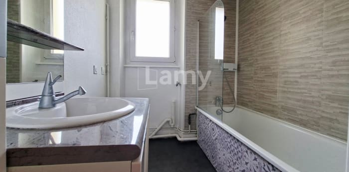 Image 6 sur 9 - Appartement  ·  Location · Belfort (90000) · 4 pièces · 88m²