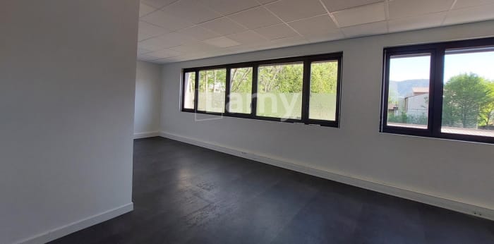 Image 9 sur 12 - Bureaux  ·  Location · Meylan (38240) · 2 pièces · 39m²